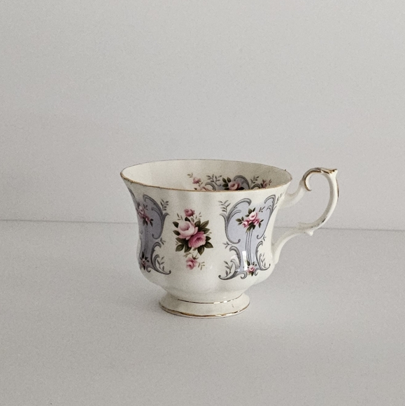 Royal Albert Love Story Series China Tea cup "Isabel" Pattern Teacup - Picture 14 of 14